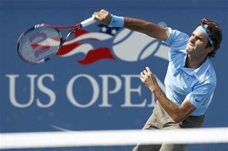 
Roger Federer of Switzerland serves against Andreas Beck of Germany during the U.S. Open tennis tournament in New York, September 2, 2010. REUTERS/Kevin Lamarque
