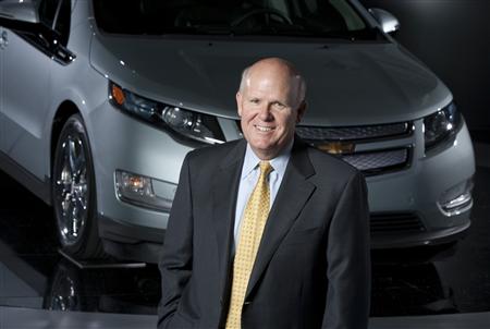 
Dan Akerson stands with the 2011 Chevrolet Volt electric vehicle with extended range at General Motors headquarters in Detroit, Michigan, August 31, 2010. REUTERS/John F. Martin/General Motors/Handout
