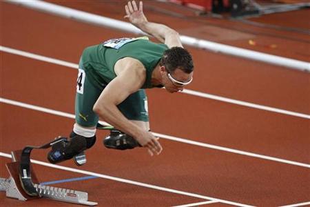 
South Africa's Oscar Pistorius starts of the block on his way to win the gold medal in the athletics men's 400M T44 finals at the Beijing 2008 Paralympic Games September 16, 2008. REUTERS/Claro Cortes IV
