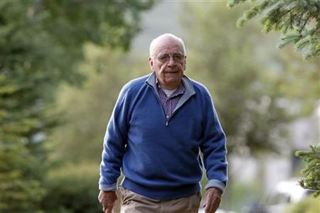 
News Corp Chairman and CEO Rupert Murdoch arrives at the Sun Valley Inn in Sun Valley, Idaho July 9, 2010. REUTERS/Mario Anzuoni
