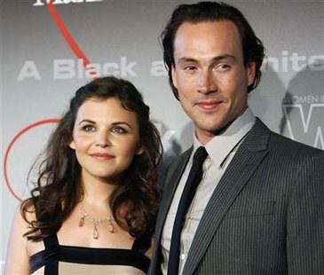 
Actress Ginnifer Goodwin and Chris Klein pose at the Women in Film 2008 Crystal and Lucy Awards in Beverly Hills, California June 17, 2008. REUTERS/Mario Anzuoni
