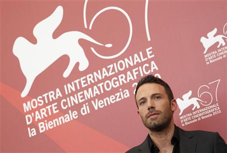 
Director Ben Affleck poses during a photocall for the movie "The town" at the 67th Venice Film Festival September 8, 2010. REUTERS/Tony Gentile
