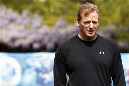 NFL Commissioner Roger Goodell stands during the NFL Play 60 event in New York April 21, 2010. REUTERS/Shannon Stapleton
NFL Commissioner Roger Goodell stands during the NFL Play 60 event in New York April 21, 2010. REUTERS/Shannon Stapleton