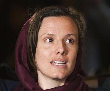 
Sarah Shourd speaks with journalists during a news conference in Tehran May 20, 2010. REUTERS/Raheb Homavandi
