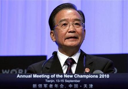 
Chinese Premier Wen Jiabao speaks during the opening plenary session of the World Economic Forum at the Meijiang Convention Centre in the northern Chinese city of Tianjin September 13, 2010. REUTERS/David Gray
