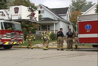 Fire crews put out kitchen fire at 505 S Quincy in Green Bay Saturday afternoon. (courtesy of FOX 11) Fire crews put out kitchen fire at 505 S Quincy in Green Bay Saturday afternoon. (courtesy of FOX 11)