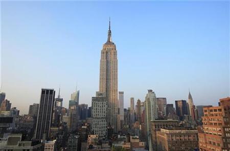 The Empire State Building stands above midtown New York September 1, 2010. REUTERS/Lucas Jackson
The Empire State Building stands above midtown New York September 1, 2010. REUTERS/Lucas Jackson