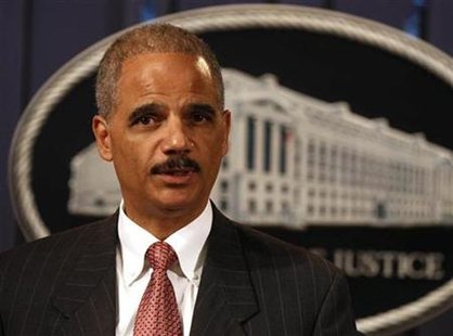 U.S. Attorney General Eric Holder discusses an antitrust issue against credit card companies at the U.S. Justice Department in Washington, October 4, 2010. REUTERS/Larry Downing
U.S. Attorney General Eric Holder discusses an antitrust issue against credit card companies at the U.S. Justice Department in Washington, October 4, 2010. REUTERS/Larry Downing