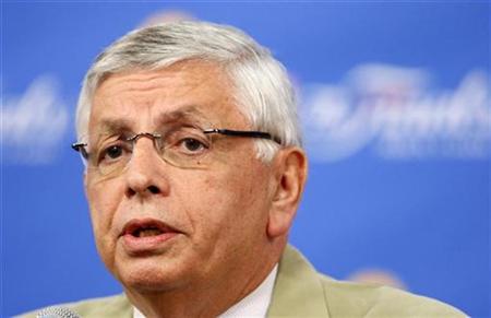 
NBA Commissioner David Stern speaks to the media before the Los Angeles Lakers play the Boston Celtics in Game 4 of the NBA Finals basketball championship in this file photo taken in Los Angeles on June 12, 2008. REUTERS/Lucy Nicholson/Files
