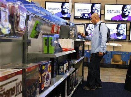 A man shops for electronics at a Best Buy store in New York May 18, 2010. REUTERS/Shannon Stapleton
A man shops for electronics at a Best Buy store in New York May 18, 2010. REUTERS/Shannon Stapleton