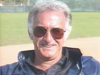 Milwaukee Brewers radio broadcaster Bob Uecker. Milwaukee Brewers radio broadcaster Bob Uecker.