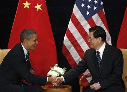 
President Barack Obama meets China's President Hu Jintao as part of the G20 Summit in Seoul, November 11, 2010. REUTERS/Jim Young
