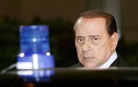 Italy's Prime Minister Silvio Berlusconi leaves a two-day Summit of the European Union Heads of States and Governments, in Brussels October 29, 2010.REUTERS/Sebastien Pirlet
Italy's Prime Minister Silvio Berlusconi leaves a two-day Summit of the European Union Heads of States and Governments, in Brussels October 29, 2010.REUTERS/Sebastien Pirlet