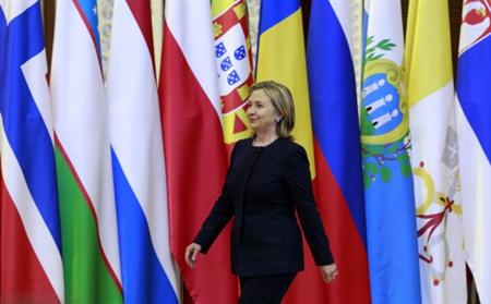 
Secretary of State Hillary Clinton arrives at the Organisation for Security and Cooperation in Europe (OSCE) Summit in Astana December 1, 2010. REUTERS/Francois Lenoir
