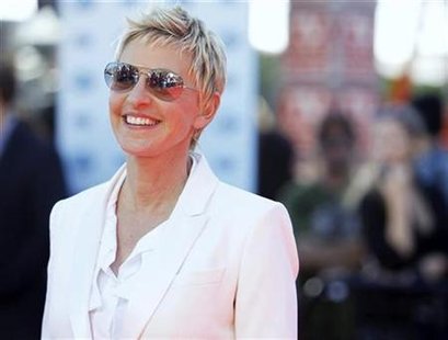 Judge Ellen DeGeneres arrives for the 9th season finale of "American Idol" in Los Angeles May 26, 2010. REUTERS/Mario Anzuoni
Judge Ellen DeGeneres arrives for the 9th season finale of "American Idol" in Los Angeles May 26, 2010. REUTERS/Mario Anzuoni