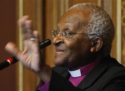 
Archbishop Desmond Tutu of South Africa delivers a speech after he received an honorary doctor degree from the Vienna University in Vienna June 12, 2009. REUTERS/Heinz-Peter Bader
