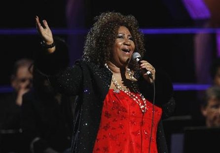 Singer Aretha Franklin performs during the second of two 25th Anniversary Rock & Roll Hall of Fame concerts in New York October 30, 2009. REUTERS/Lucas Jackson
Singer Aretha Franklin performs during the second of two 25th Anniversary Rock & Roll Hall of Fame concerts in New York October 30, 2009. REUTERS/Lucas Jackson
