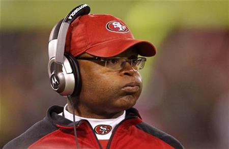 San Francisco 49ers head coach Mike Singletary reacts on the sidelines against the Philadelphia Eagles during their NFL football game in San Francisco, California October 10, 2010. REUTERS/Robert Galbraith
San Francisco 49ers head coach Mike Singletary reacts on the sidelines against the Philadelphia Eagles during their NFL football game in San Francisco, California October 10, 2010. REUTERS/Robert Galbraith