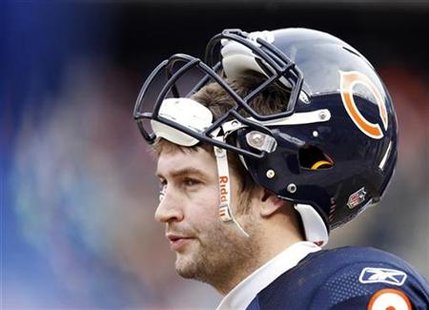 Chicago Bears' quarterback Jay Cutler stands on the sideline during his team's play against the Seattle Seahawks in their NFC Divisional NFL playoff football game in Chicago January 16, 2011. REUTERS/Jeff Haynes
Chicago Bears' quarterback Jay Cutler stands on the sideline during his team's play against the Seattle Seahawks in their NFC Divisional NFL playoff football game in Chicago January 16, 2011. REUTERS/Jeff Haynes