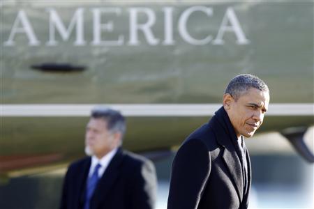 President Barack Obama is pictured upon upon returning from a day-trip to Schenetady, New York, at the South Lawn of the White House in Washington, January 21, 2011. REUTERS/Hyungwon Kang
President Barack Obama is pictured upon upon returning from a day-trip to Schenetady, New York, at the South Lawn of the White House in Washington, January 21, 2011. REUTERS/Hyungwon Kang