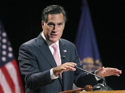Former Massachusetts Gov. Mitt Romney gives the keynote address at the New Hampshire Republican Party State Convention in Concord, New Hampshire September 25, 2010. REUTERS/Joel Page
Former Massachusetts Gov. Mitt Romney gives the keynote address at the New Hampshire Republican Party State Convention in Concord, New Hampshire September 25, 2010. REUTERS/Joel Page