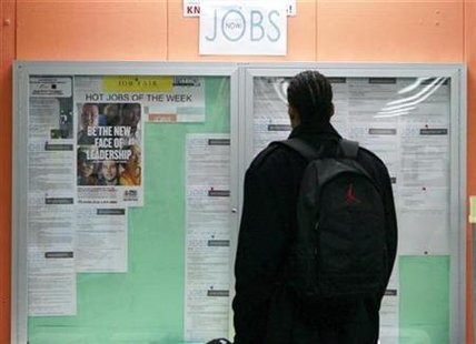 A man looks over employment opportunities at a jobs center in San Francisco, California, in this February 4, 2010 file photo. REUTERS/Robert Galbraith/Files
A man looks over employment opportunities at a jobs center in San Francisco, California, in this February 4, 2010 file photo. REUTERS/Robert Galbraith/Files
