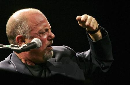 Six-time Grammy award winner Billy Joel performs for the first time in Johannesburg October 26, 2006. REUTERS/Siphiwe Sibeko
Six-time Grammy award winner Billy Joel performs for the first time in Johannesburg October 26, 2006. REUTERS/Siphiwe Sibeko