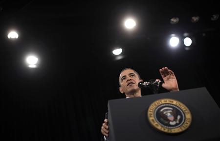 U.S. President Barack Obama addresses the U.S. Chamber of Commerce in Washington, February 7, 2011. REUTERS/Jim Young
U.S. President Barack Obama addresses the U.S. Chamber of Commerce in Washington, February 7, 2011. REUTERS/Jim Young