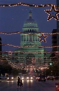 The Texas state capitol building is framed in Christmas lights in Austin, December 23, 2000. REUTERS/Adrees A.
The Texas state capitol building is framed in Christmas lights in Austin, December 23, 2000. REUTERS/Adrees A.