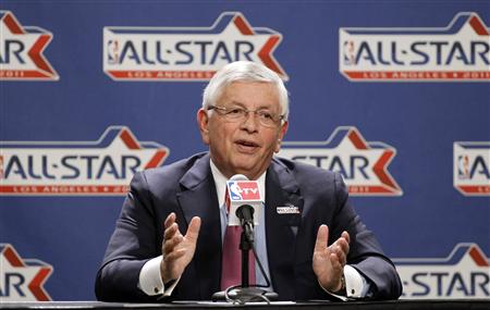 
NBA Commissioner David Stern speaks at the state of the league press conference during the NBA All-Star game weekend in Los Angeles, February 19, 2011. REUTERS/Danny Moloshok
