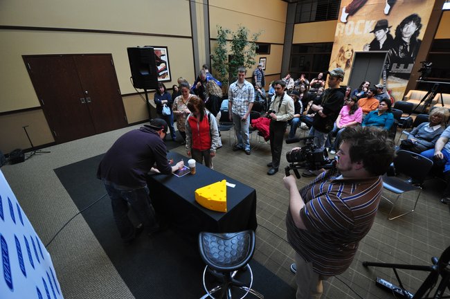 WIFC's Dave Kallaway meets TJ from Rockmafia in Green Bay on Feb 24, 2011!