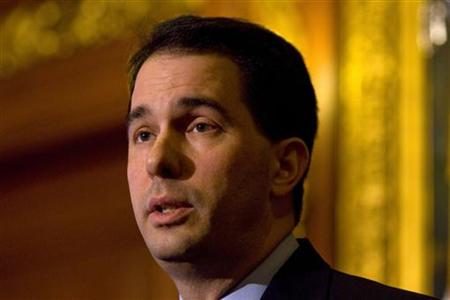 Wisconsin Governor Scott Walker (R-WI) holds a news conference at the state Capitol in Madison, Wisconsin February 25, 2011. REUTERS/Darren Hauck
Wisconsin Governor Scott Walker (R-WI) holds a news conference at the state Capitol in Madison, Wisconsin February 25, 2011. REUTERS/Darren Hauck