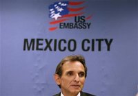 
U.S. Ambassador to Mexico Carlos Pascual speaks during a meeting with the foreign media at the U.S. embassy in Mexico City, May 26, 2010. REUTERS/Daniel Aguilar
