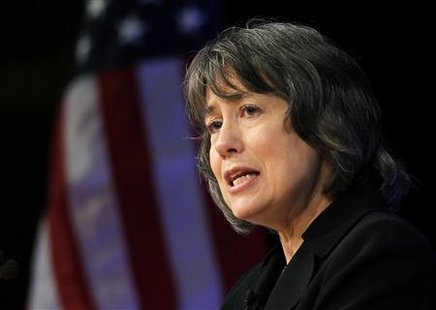 
Sheila Bair, chairman of Federal Deposit Insurance Corporation, speaks at the Independent Community Bankers of America’s (ICBA) 2011 National Convention and Techworld in San Diego, California March 22, 2011. REUTERS/Mike Blake
