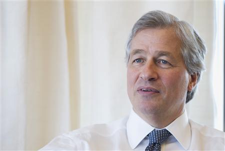 Jamie Dimon, CEO and chairman of JPMorgan Chase & Co, answers a question during an interview in his office in New York December 22, 2010. REUTERS/Lucas Jackson
Jamie Dimon, CEO and chairman of JPMorgan Chase & Co, answers a question during an interview in his office in New York December 22, 2010. REUTERS/Lucas Jackson