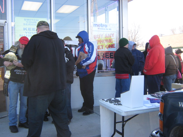 Q106 and WWE Superstar Kofi Kingston paid a visit to Metro PCS before the WWE Event at the Breslin Center on Sunday, March 27!