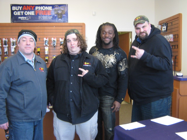 Q106 and WWE Superstar Kofi Kingston paid a visit to Metro PCS before the WWE Event at the Breslin Center on Sunday, March 27!