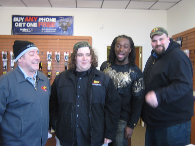 Q106 and WWE Superstar Kofi Kingston paid a visit to Metro PCS before the WWE Event at the Breslin Center on Sunday, March 27!