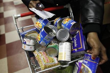 Food pantry items are seen at the Food Bank For New York City Community Kitchen & Food Pantry of West Harlem in New York December 21, 2010. REUTERS/Shannon Stapleton
Food pantry items are seen at the Food Bank For New York City Community Kitchen & Food Pantry of West Harlem in New York December 21, 2010. REUTERS/Shannon Stapleton