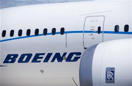 The engine and body of the Boeing 787 Dreamliner is seen at the Farnborough International Airshow 2010 in Farnborough, southern England July 19, 2010. REUTERS/Kieran Doherty
The engine and body of the Boeing 787 Dreamliner is seen at the Farnborough International Airshow 2010 in Farnborough, southern England July 19, 2010. REUTERS/Kieran Doherty