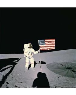 Alan Shepard, the first American in space, is shown planting a U.S. flag on the lunar surface during the Apollo 14 mission in this file photo. REUTERS/NASA
Alan Shepard, the first American in space, is shown planting a U.S. flag on the lunar surface during the Apollo 14 mission in this file photo. REUTERS/NASA