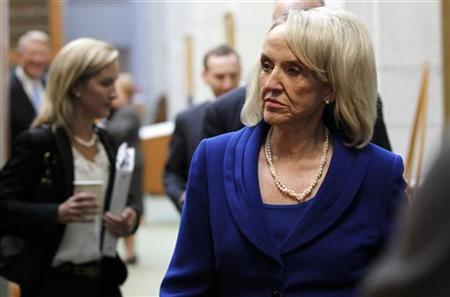 Arizona Governor Jan Brewer enters a news conference following a hearing over the state's SB1070 immigration law at the U.S. Ninth Circuit Court of Appeals in San Francisco, California November 1, 2010. REUTERS/Robert Galbraith
Arizona Governor Jan Brewer enters a news conference following a hearing over the state's SB1070 immigration law at the U.S. Ninth Circuit Court of Appeals in San Francisco, California November 1, 2010. REUTERS/Robert Galbraith