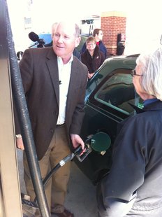 Rep. Reid Ribble made an announced stop at the Kwik Trip in Appleton for talk with commuters about rising gas prices and get their thoughts and feedback. (Photo by Terry Lee, WTAQ News) Rep. Reid Ribble made an announced stop at the Kwik Trip in Appleton for talk with commuters about rising gas prices and get their thoughts and feedback. (Photo by Terry Lee, WTAQ News)