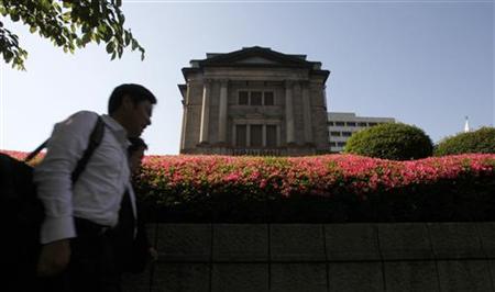 A man passes the Bank of Japan headquarters in Tokyo May 19, 2011. REUTERS/Yuriko Nakao
A man passes the Bank of Japan headquarters in Tokyo May 19, 2011. REUTERS/Yuriko Nakao