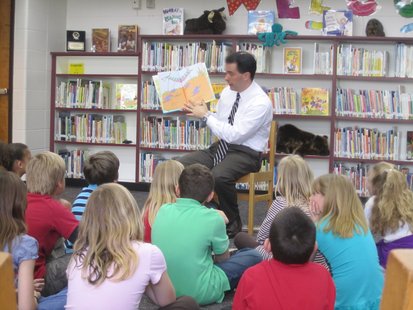 Governor Scott Walker reads to students at Franklin Elementary school in Wausau Governor Scott Walker reads to students at Franklin Elementary school in Wausau