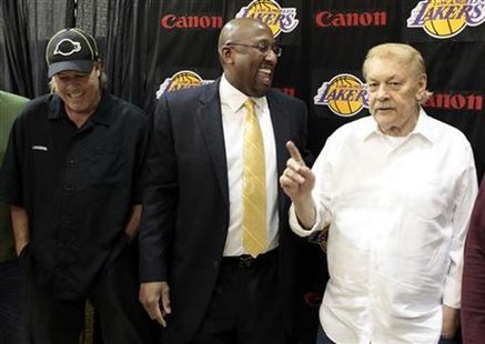 Mike Brown chats with Jerry Buss and Jim Buss after a news conference in Los Angeles Mike Brown chats with Jerry Buss and Jim Buss after a news conference in Los Angeles