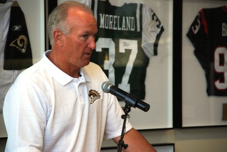 Western Michigan head football coach Bill Cubit at the 2010 WMU Football Media Day. Western Michigan head football coach Bill Cubit at the 2010 WMU Football Media Day.