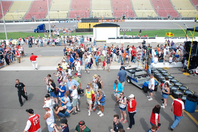 Heluva Good! Sour Cream Dips 400 NASCAR Sprint Cup Series