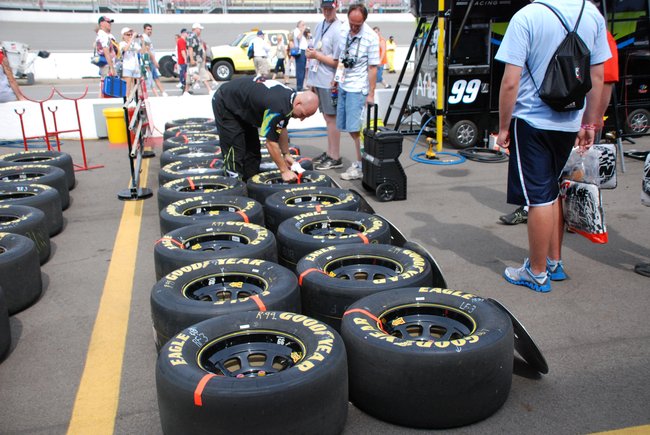 Heluva Good! Sour Cream Dips 400 NASCAR Sprint Cup Series