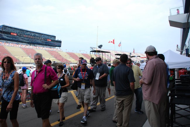 Heluva Good! Sour Cream Dips 400 NASCAR Sprint Cup Series